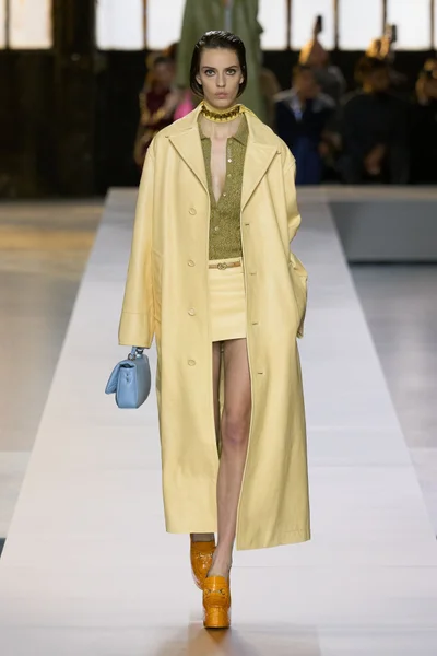 Look 34
